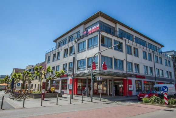 Altes Gebäude der Sparkasse in der Bahnhofstraße